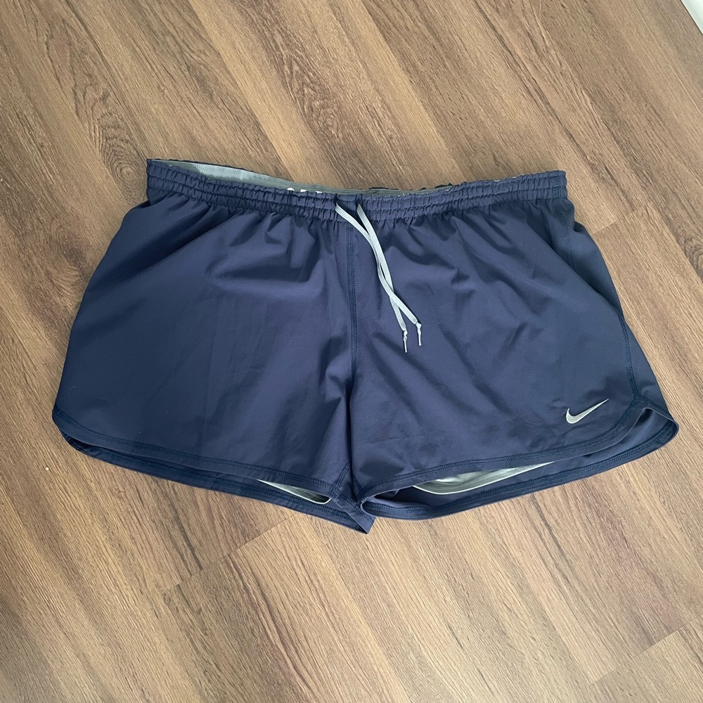 Nike - Womens workout Shorts - Navy